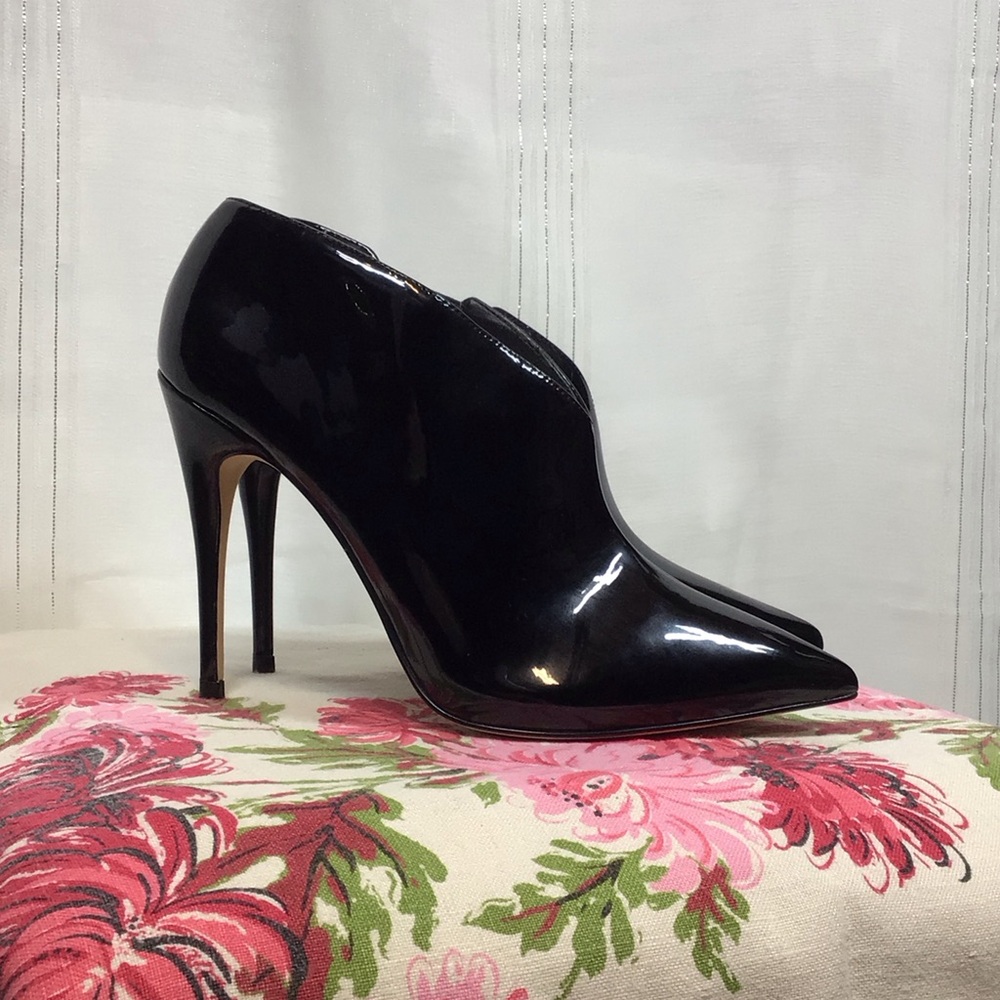 Guess ‘Ondrea2’ Black Faux Patent Point Toe High Heel Booties Sz.7
